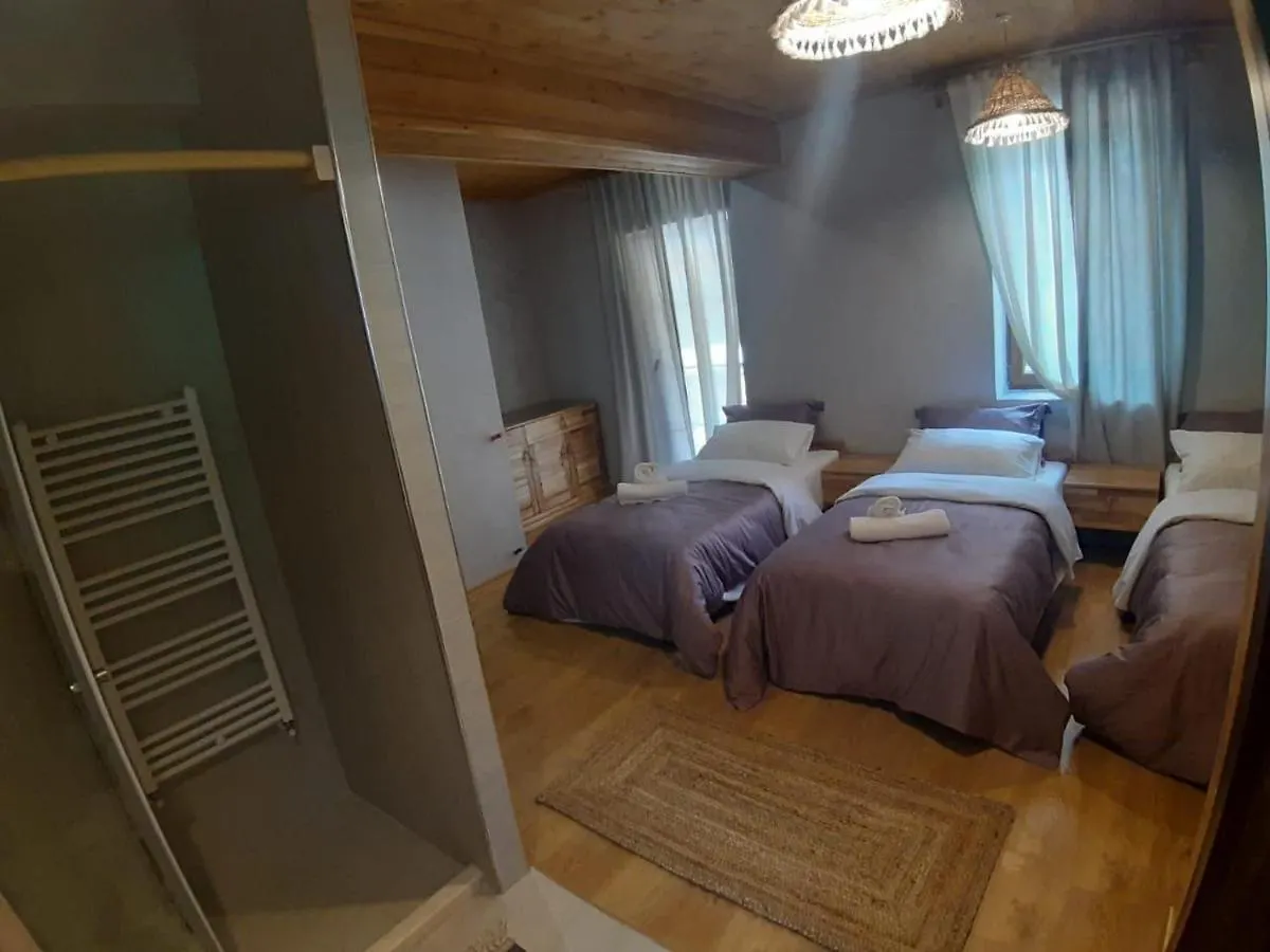 Hotel Restaurant Alpet Тети