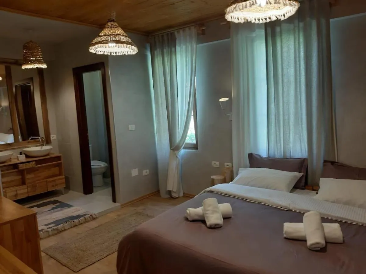 Hotel Restaurant Alpet Тети