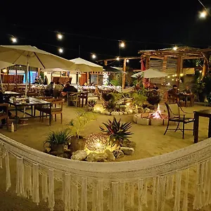 https://lucky-traveler-hostel-all-inclusive.quintano-roohotels.com